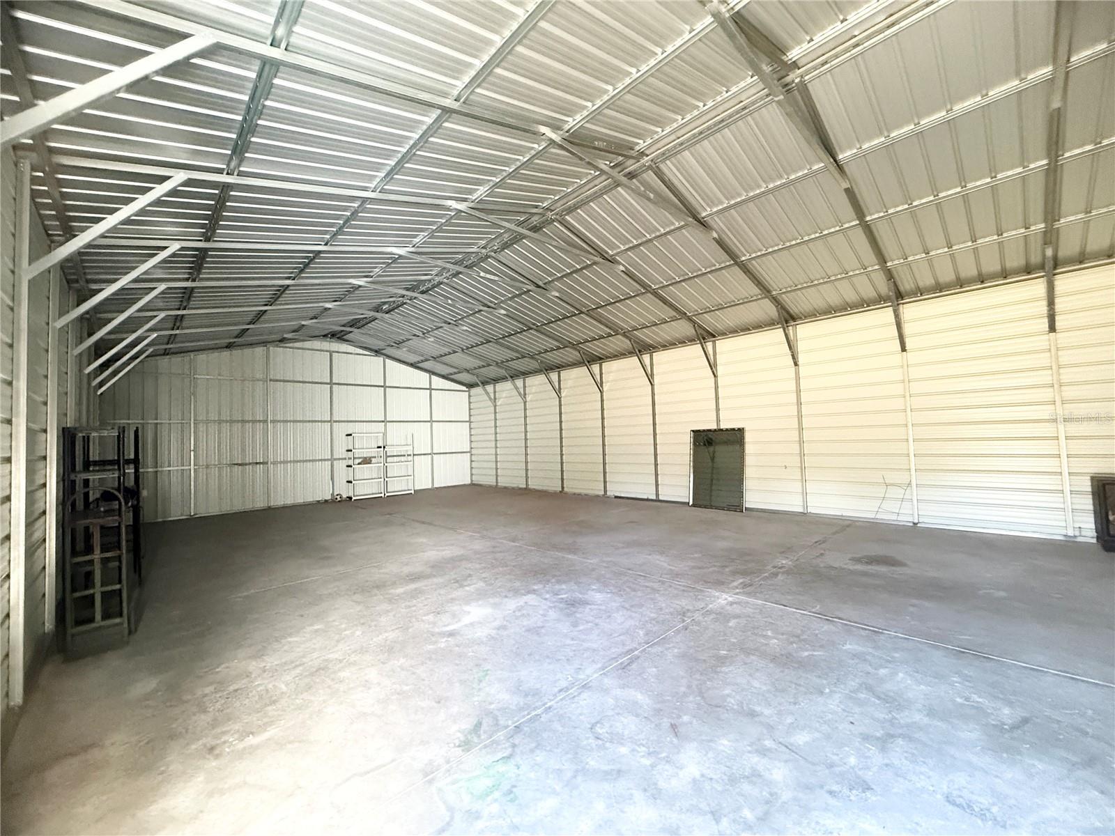 COUNTRY SIDE MANOR - Residential