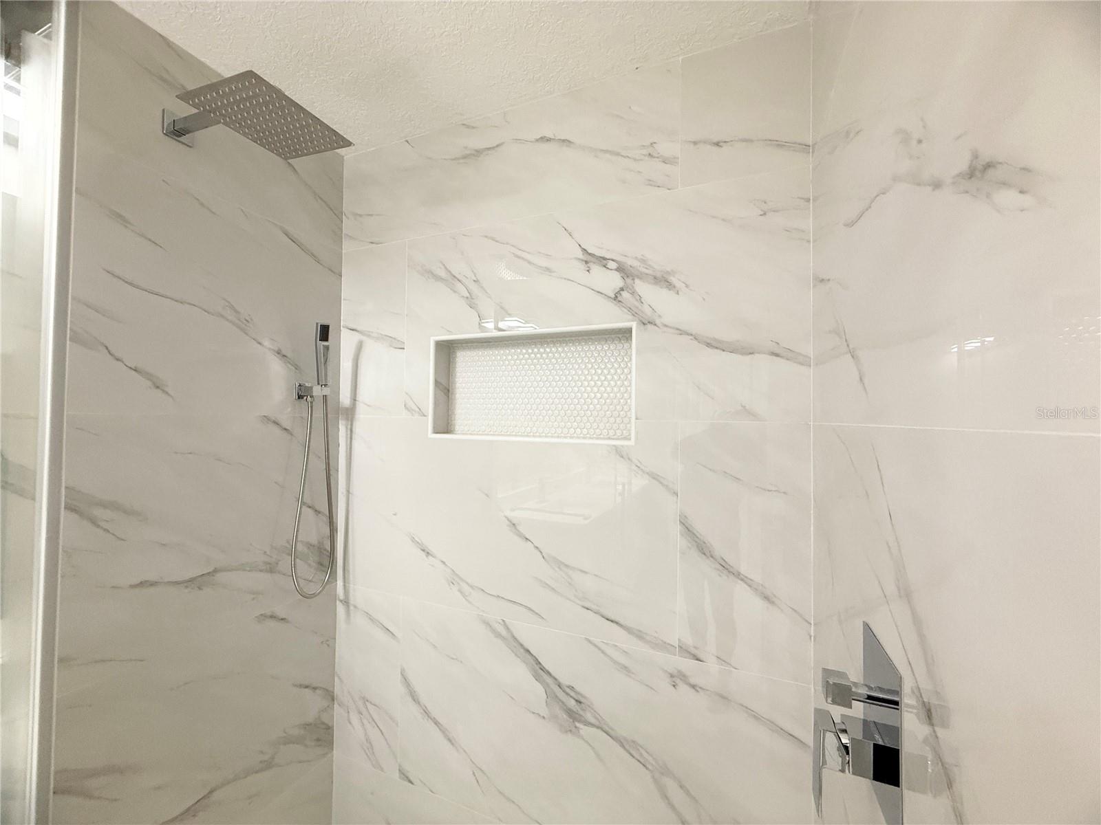 COUNTRY SIDE MANOR - Residential