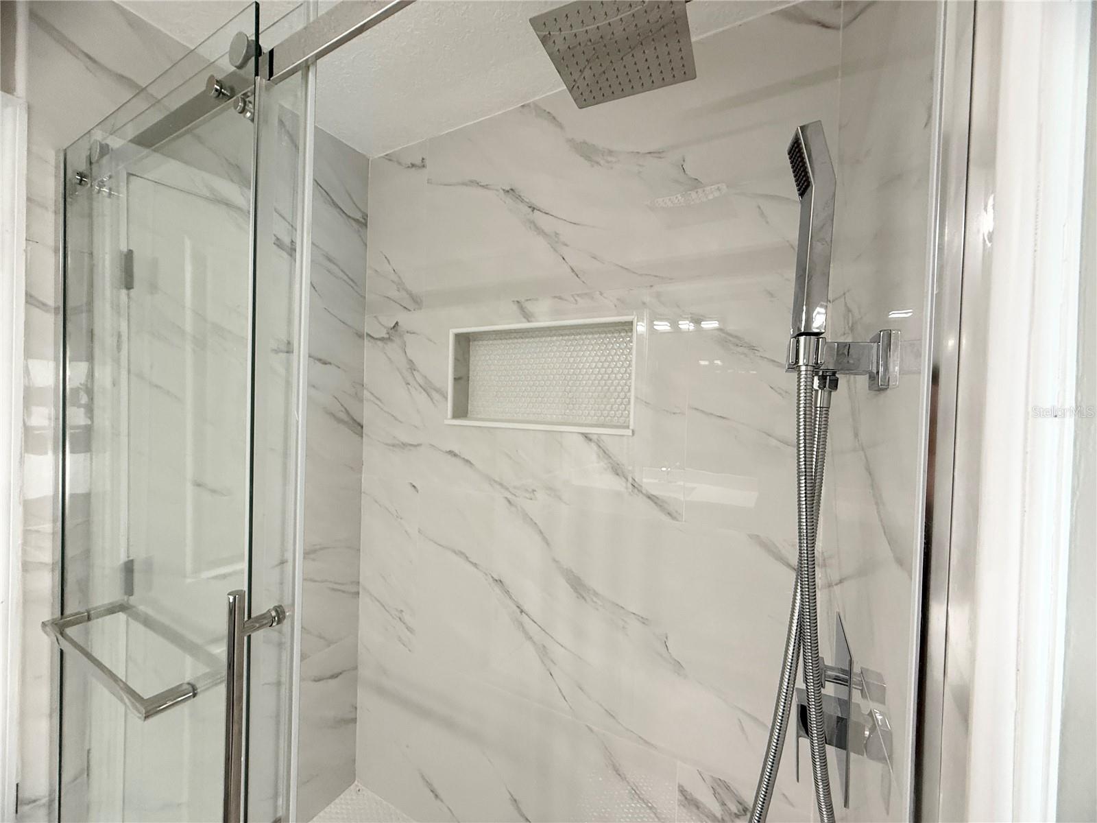 COUNTRY SIDE MANOR - Residential