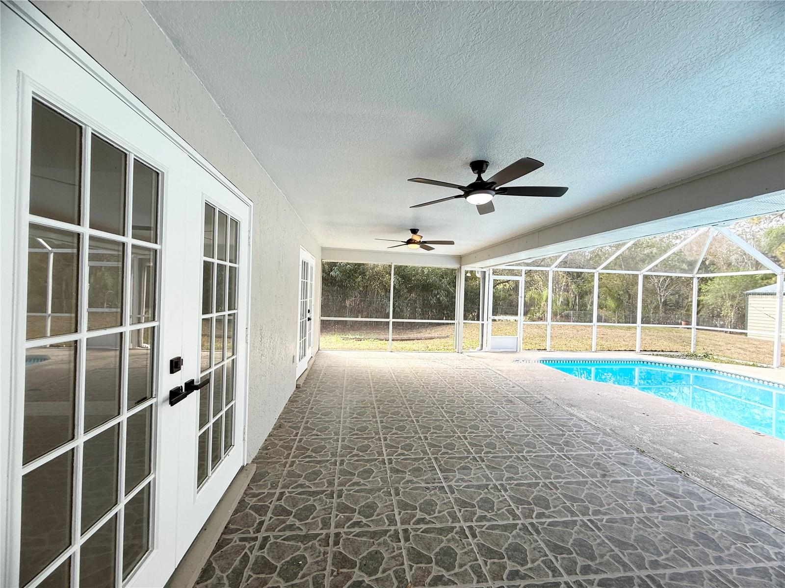 COUNTRY SIDE MANOR - Residential