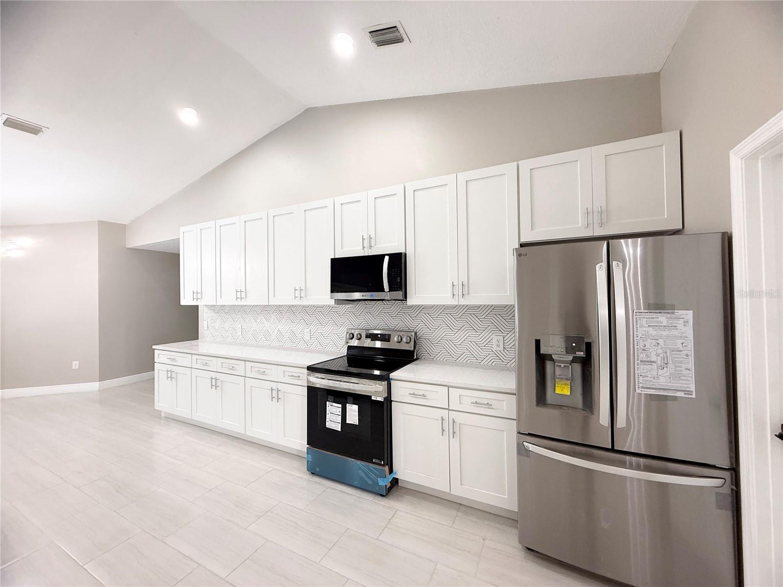 COUNTRY SIDE MANOR - Residential