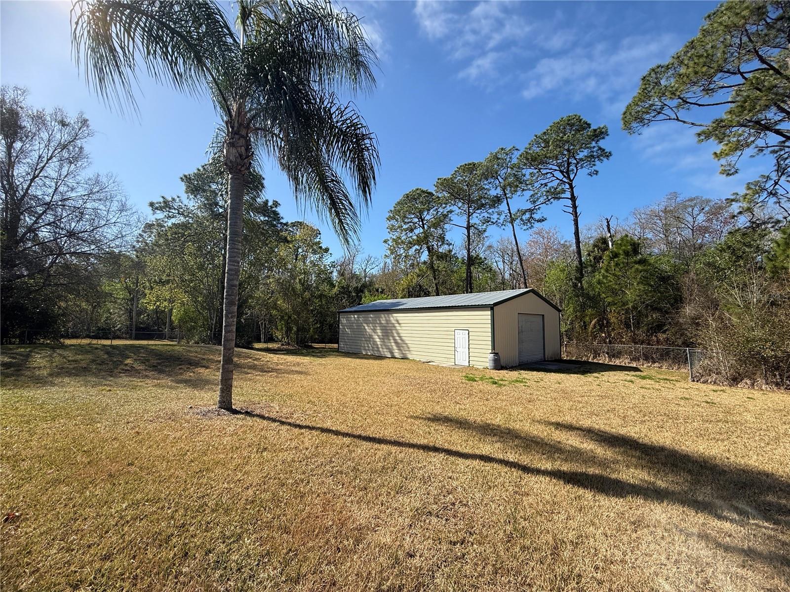 COUNTRY SIDE MANOR - Residential
