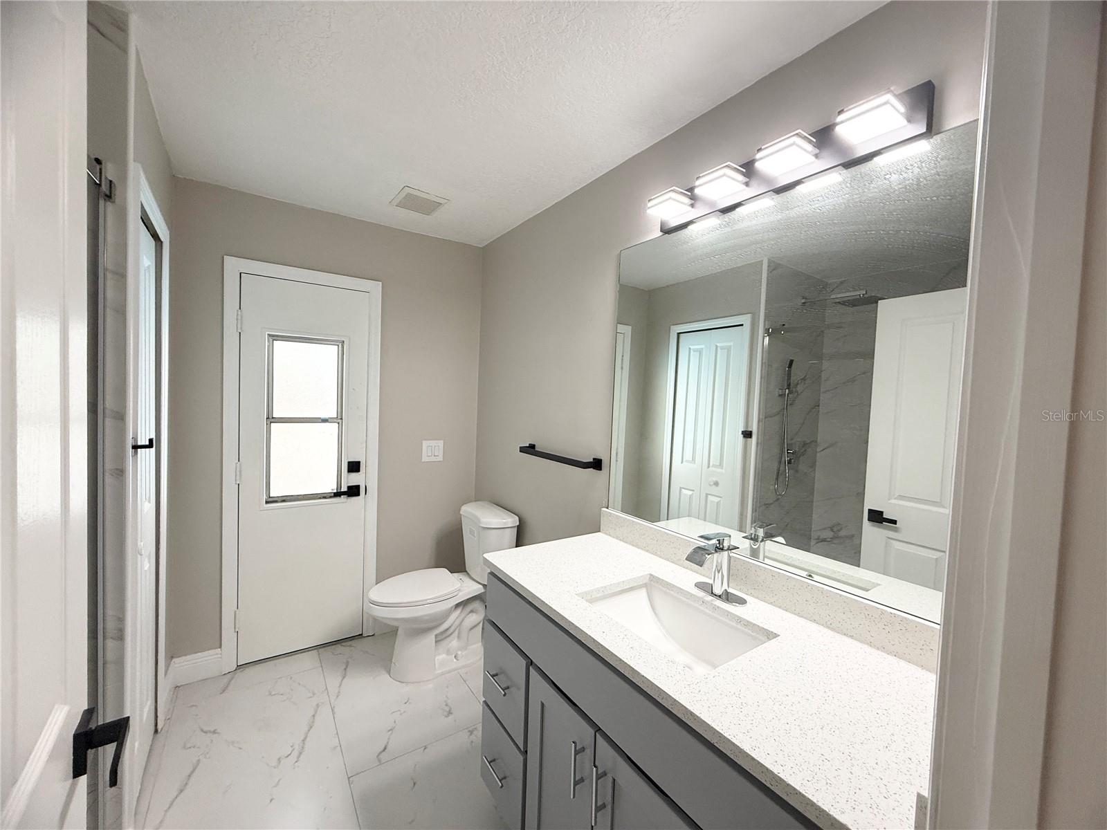 COUNTRY SIDE MANOR - Residential