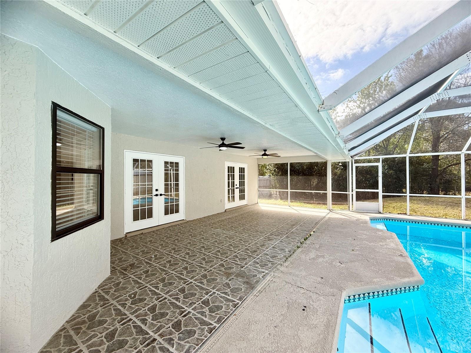 COUNTRY SIDE MANOR - Residential