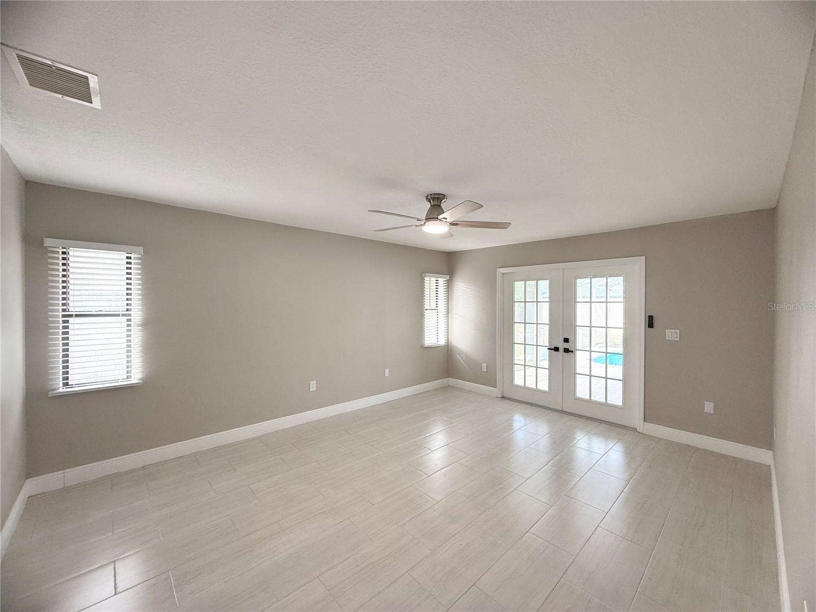 COUNTRY SIDE MANOR - Residential