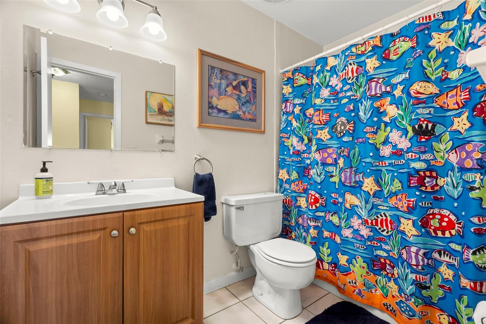 MOORINGS THE CONDO - Residential Lease