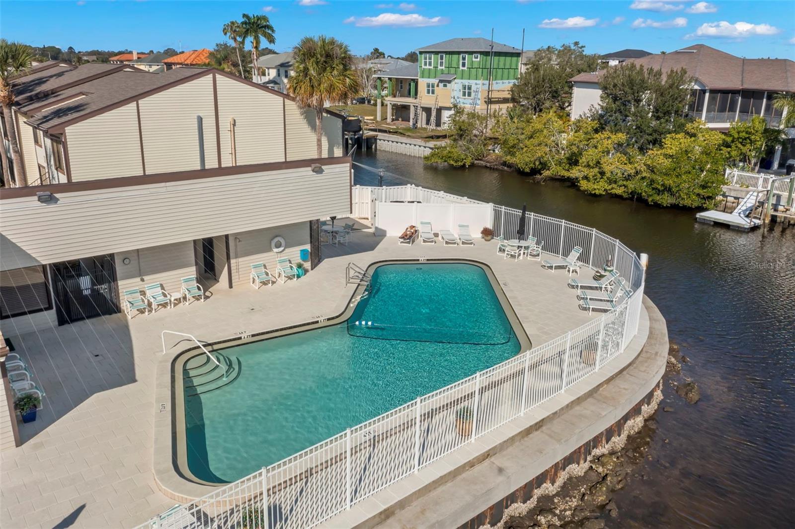 MOORINGS THE CONDO - Residential Lease