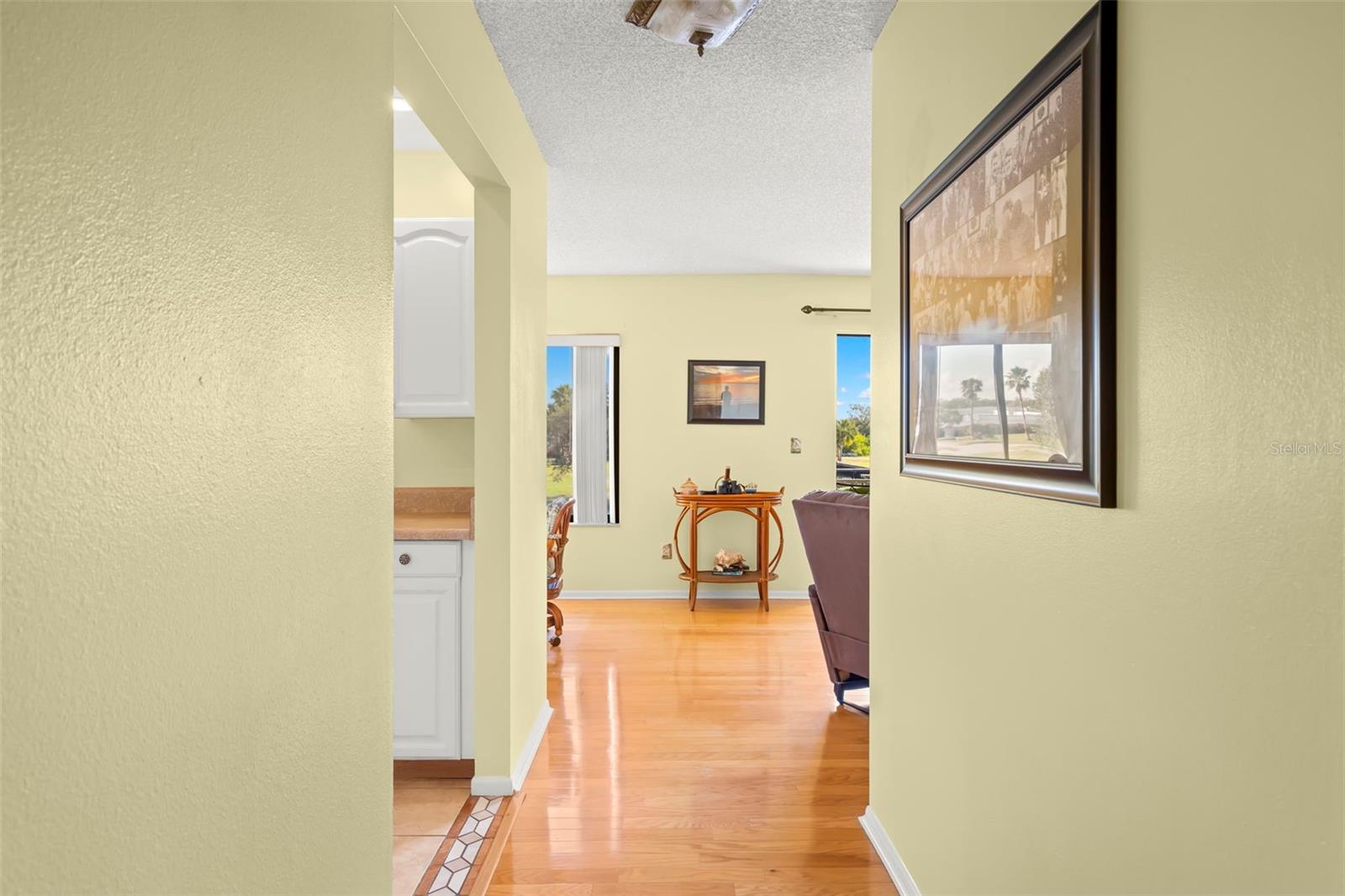MOORINGS THE CONDO - Residential Lease