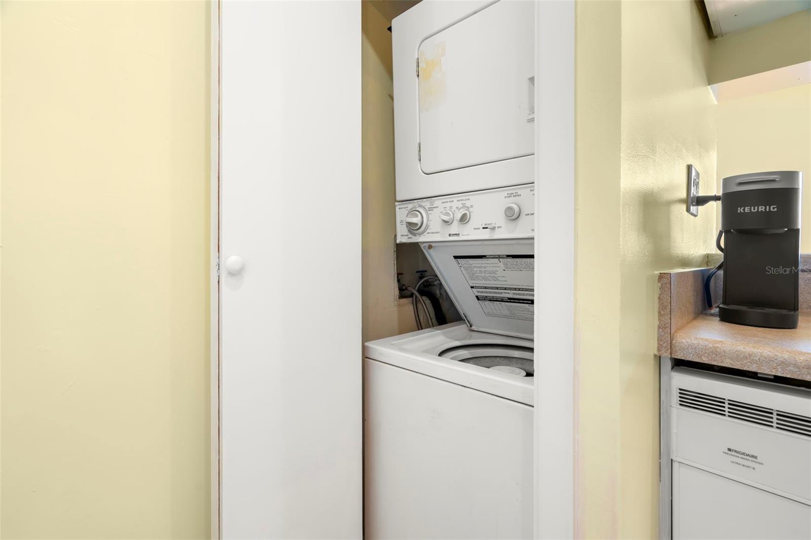 MOORINGS THE CONDO - Residential Lease