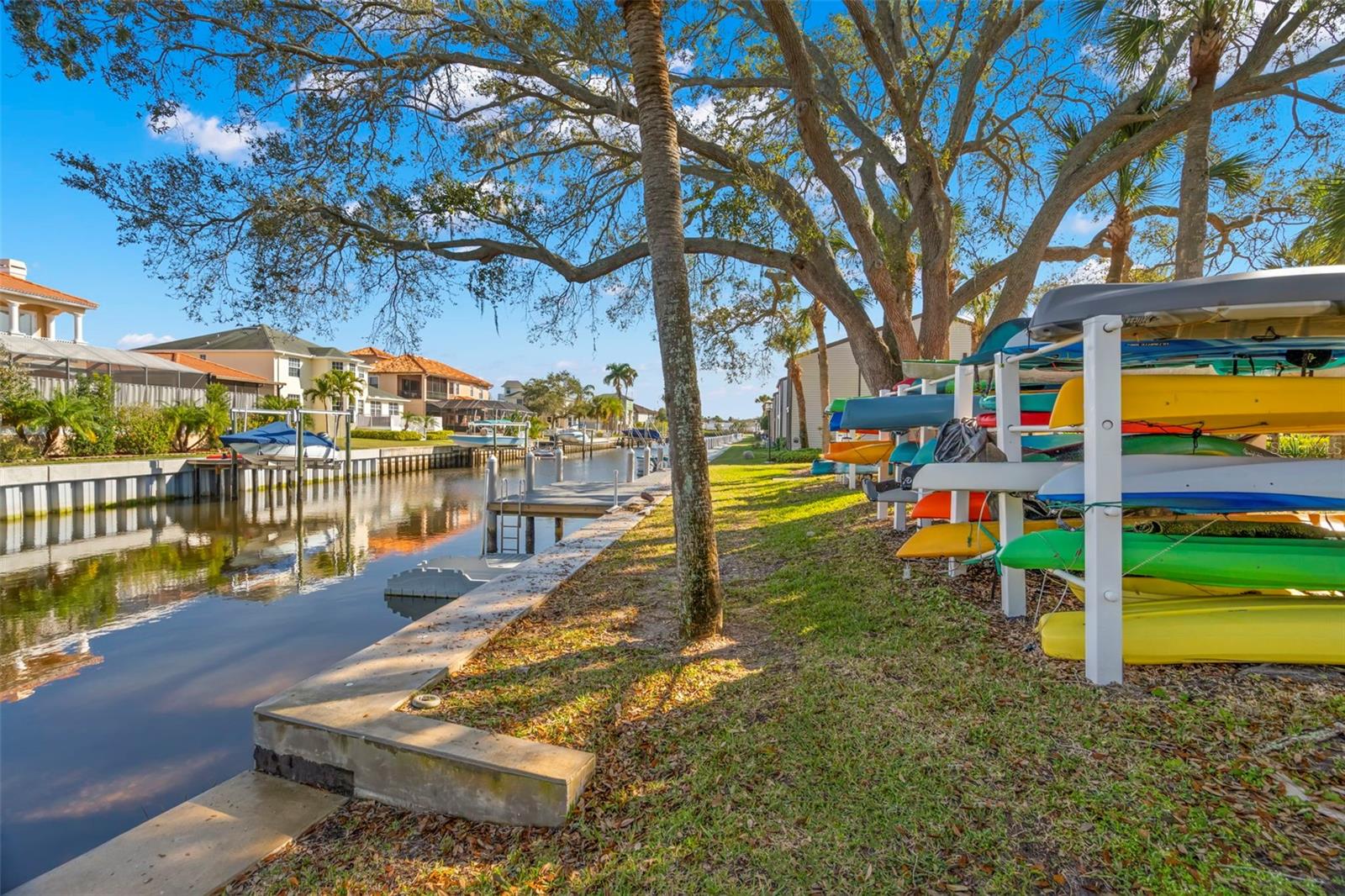 MOORINGS THE CONDO - Residential Lease