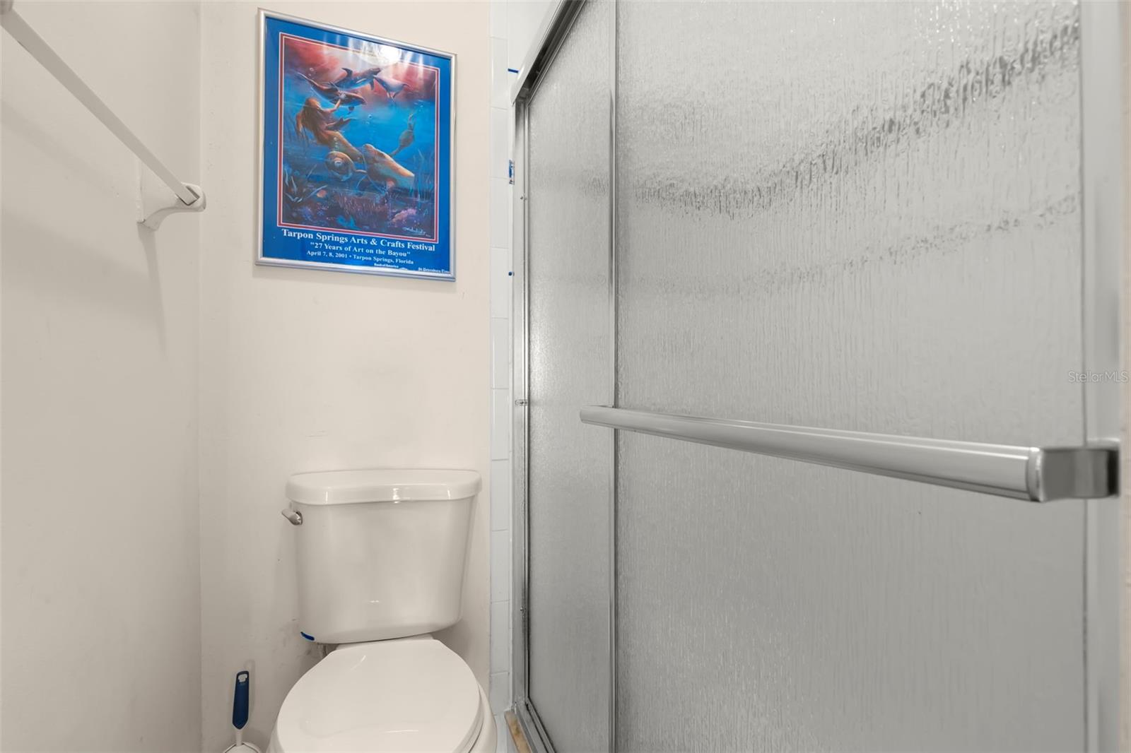 MOORINGS THE CONDO - Residential Lease