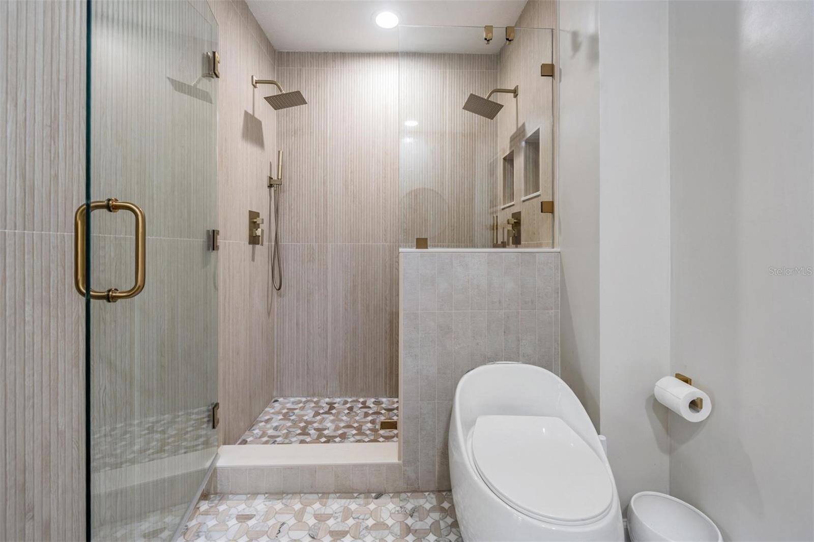 OAKWOOD RAVINE - Residential