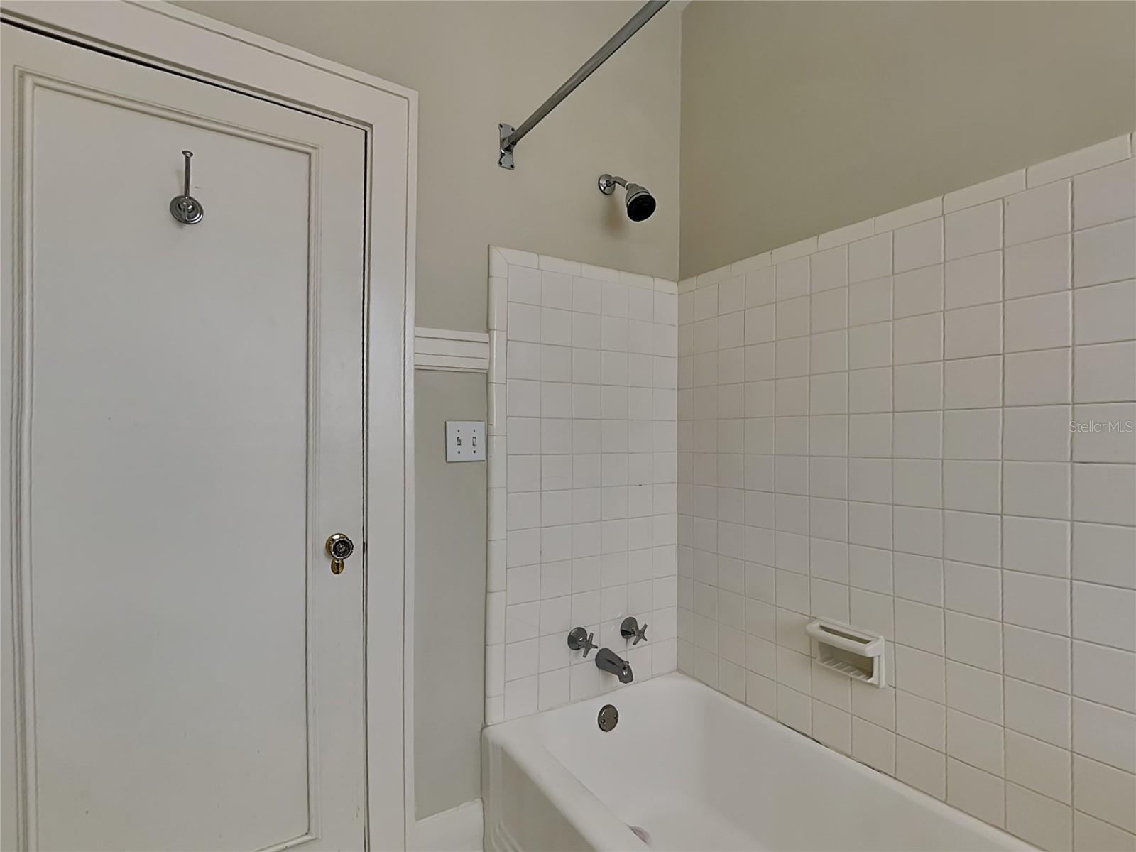 HYDE PARK WEST - Residential Lease