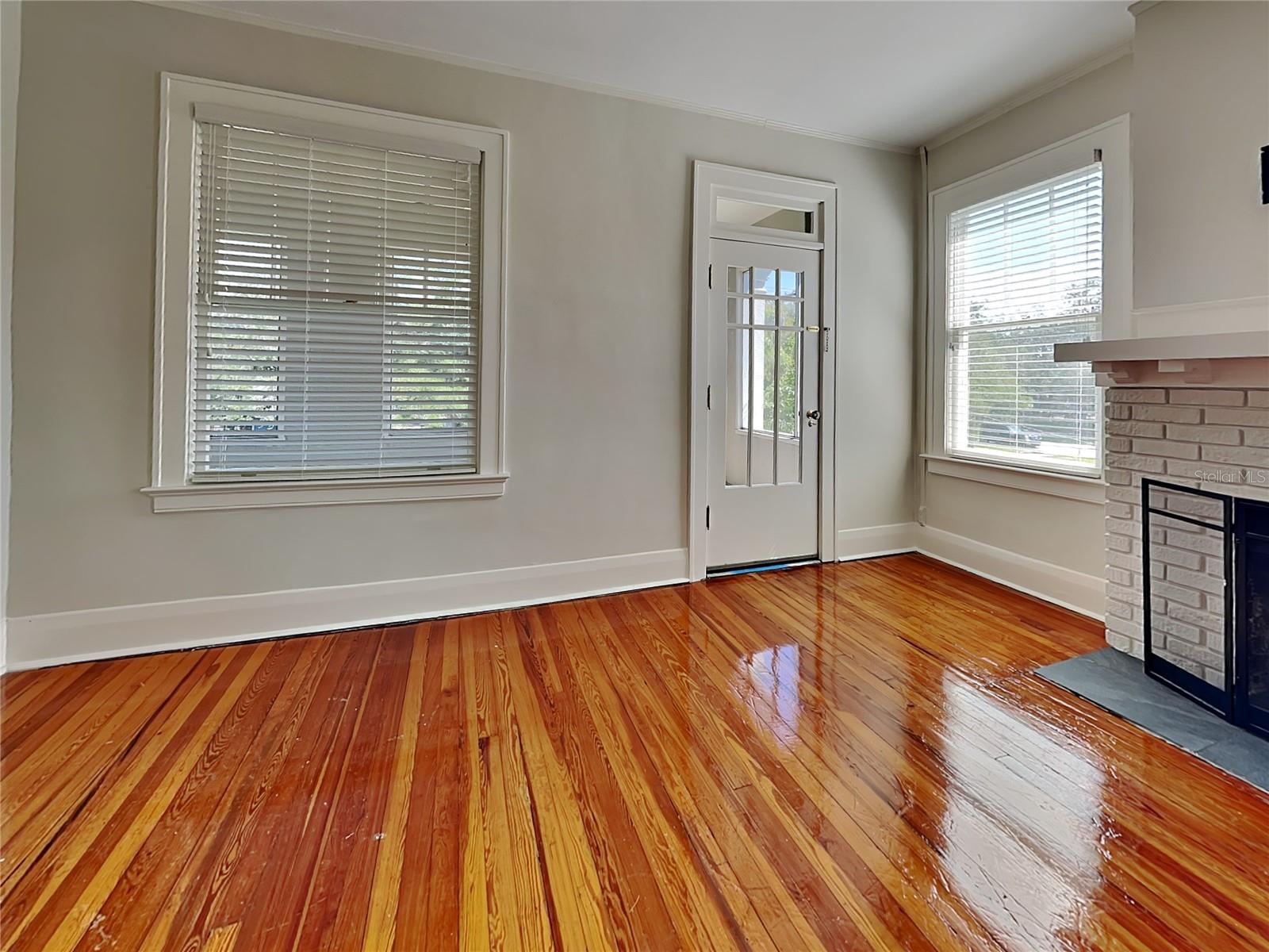 HYDE PARK WEST - Residential Lease