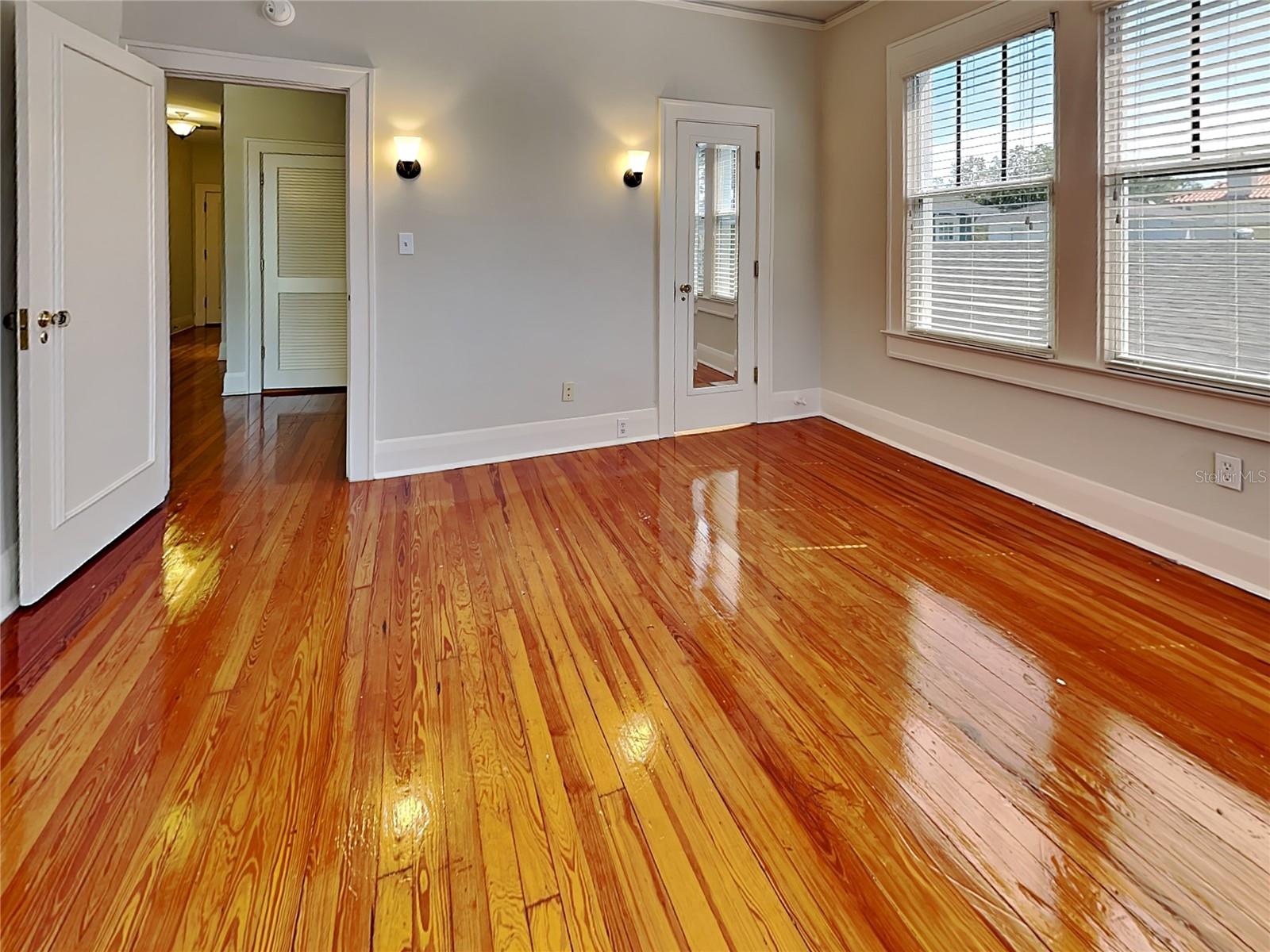 HYDE PARK WEST - Residential Lease