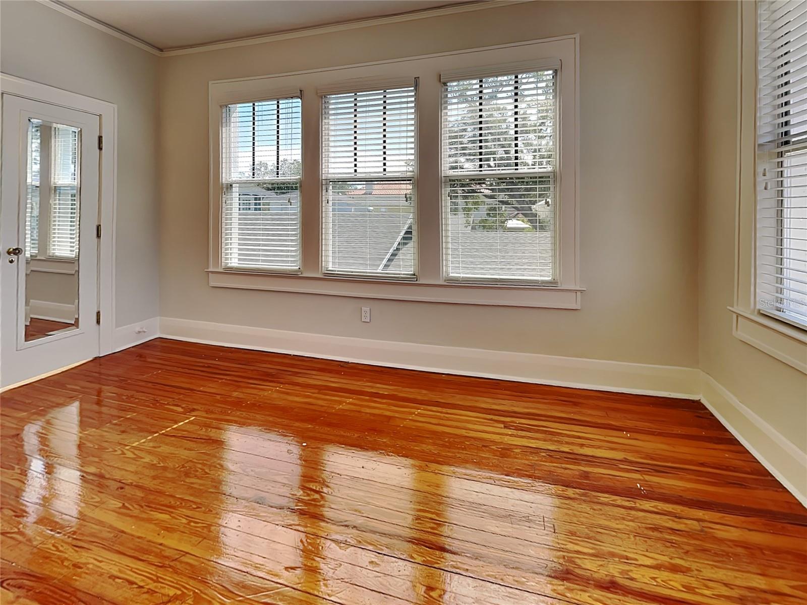 HYDE PARK WEST - Residential Lease