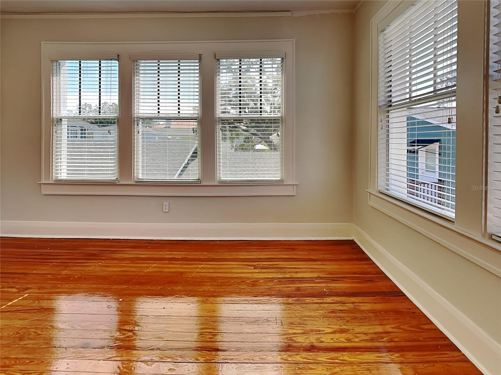 HYDE PARK WEST - Residential Lease