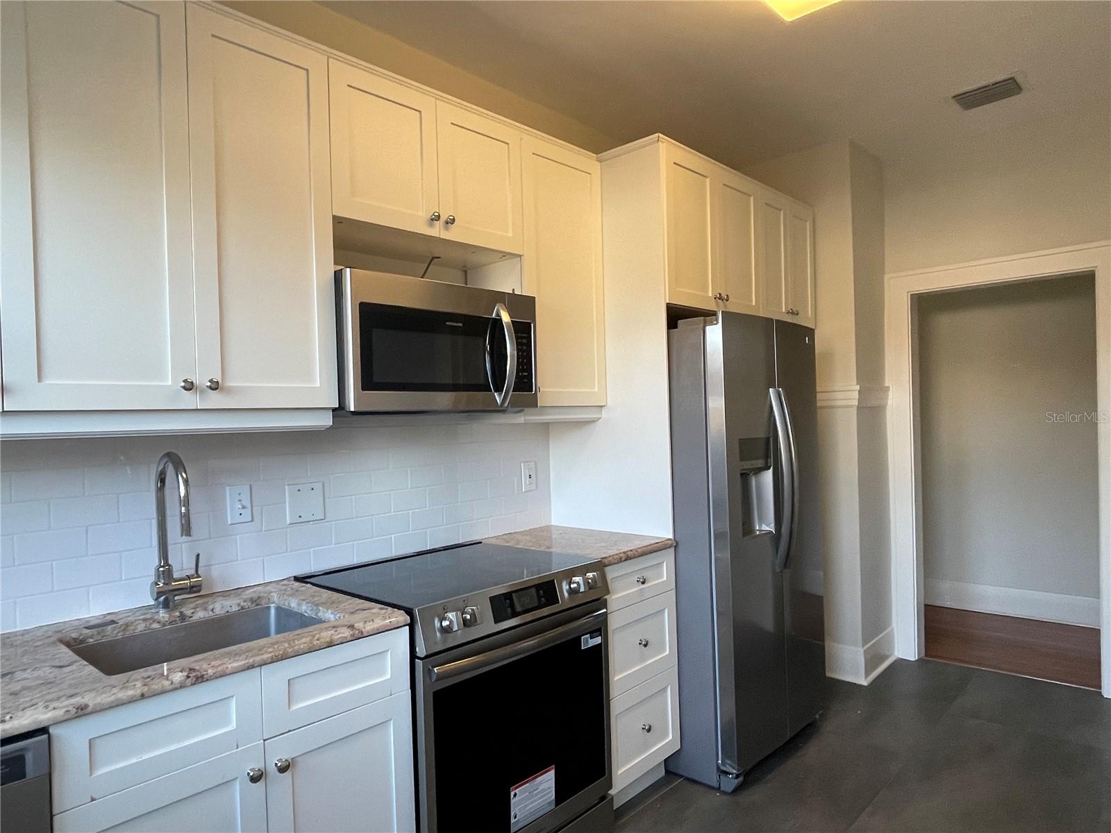 HYDE PARK WEST - Residential Lease