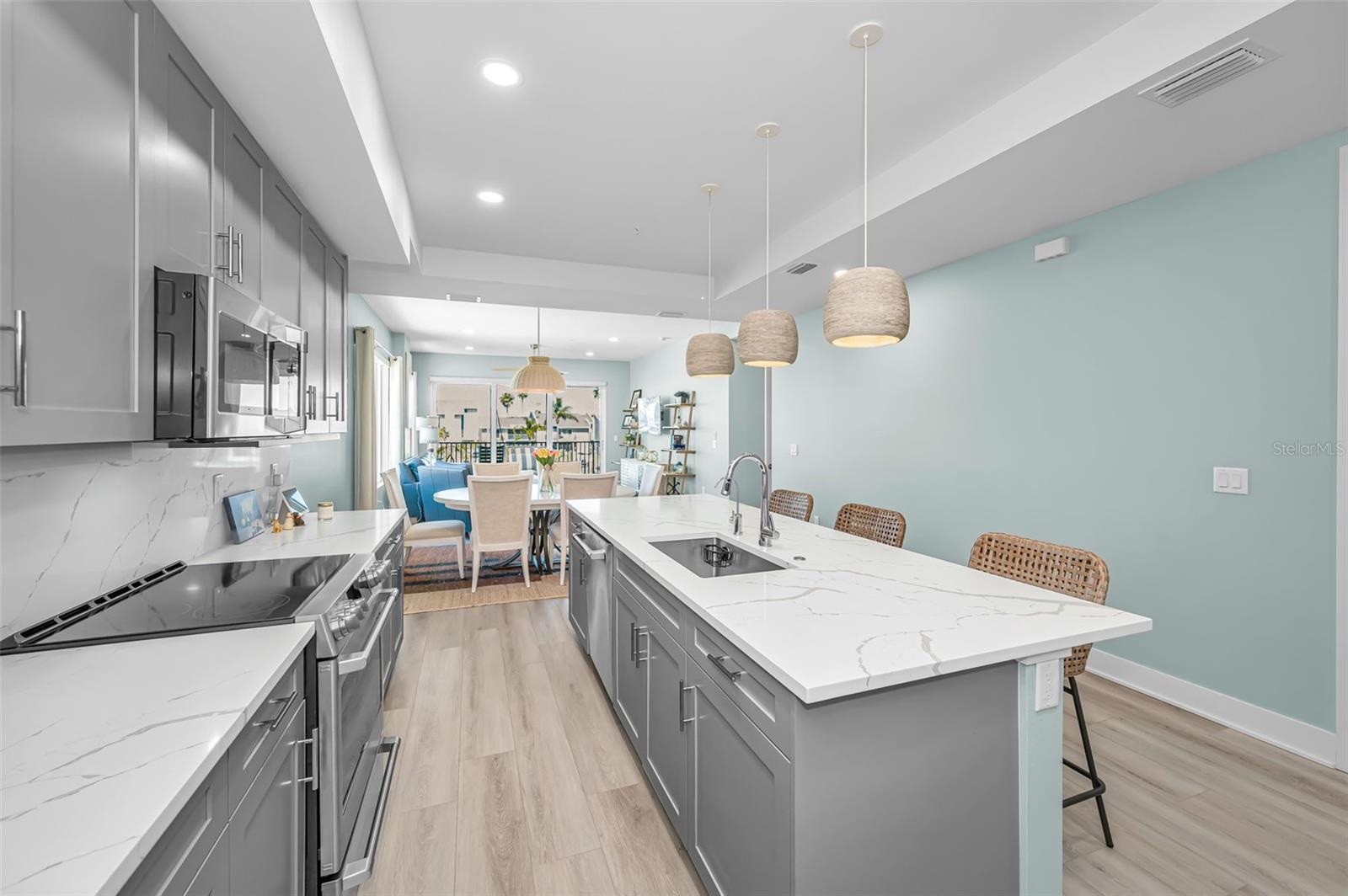 RESIDENCES AT TOWN CENTER CONDO - Residential