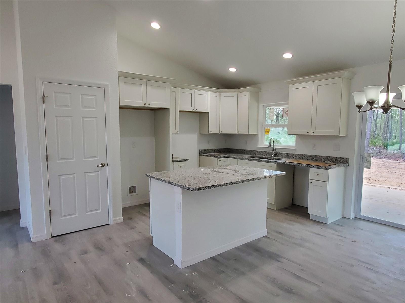 SILVER SPGS SHORES UN #16 - Residential