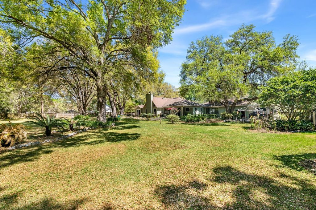 Photo of 3724 NW 128th Terrace, Gainesville, FL 32606 (MLS # GC538935)