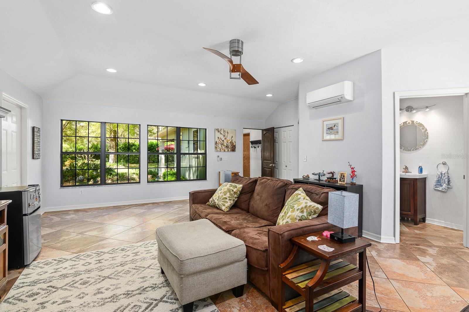 HOLLY HILLS - Residential