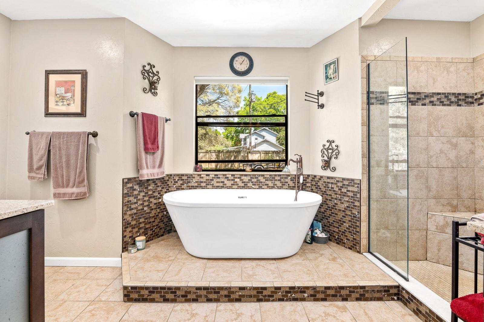 HOLLY HILLS - Residential