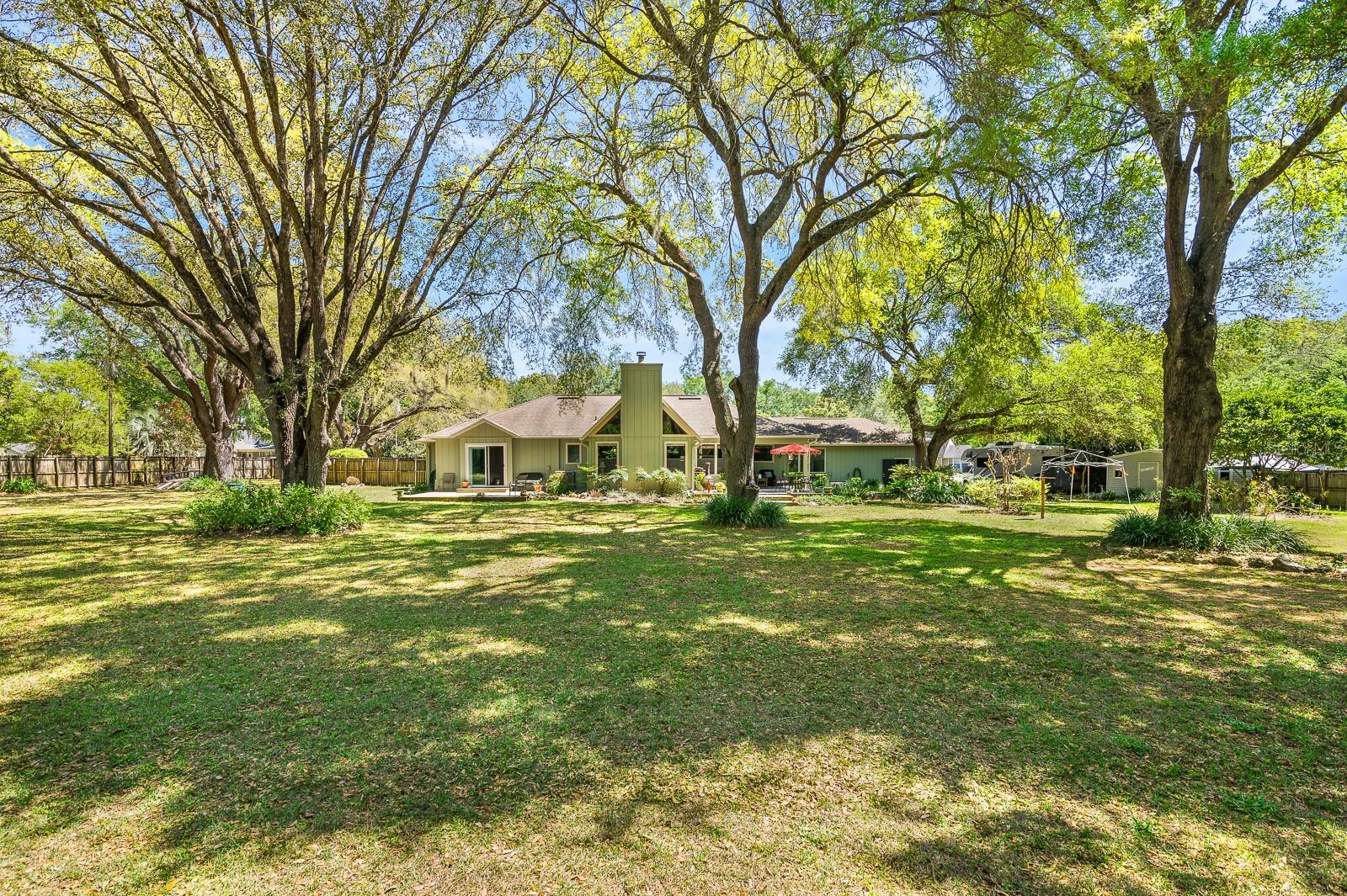 HOLLY HILLS - Residential