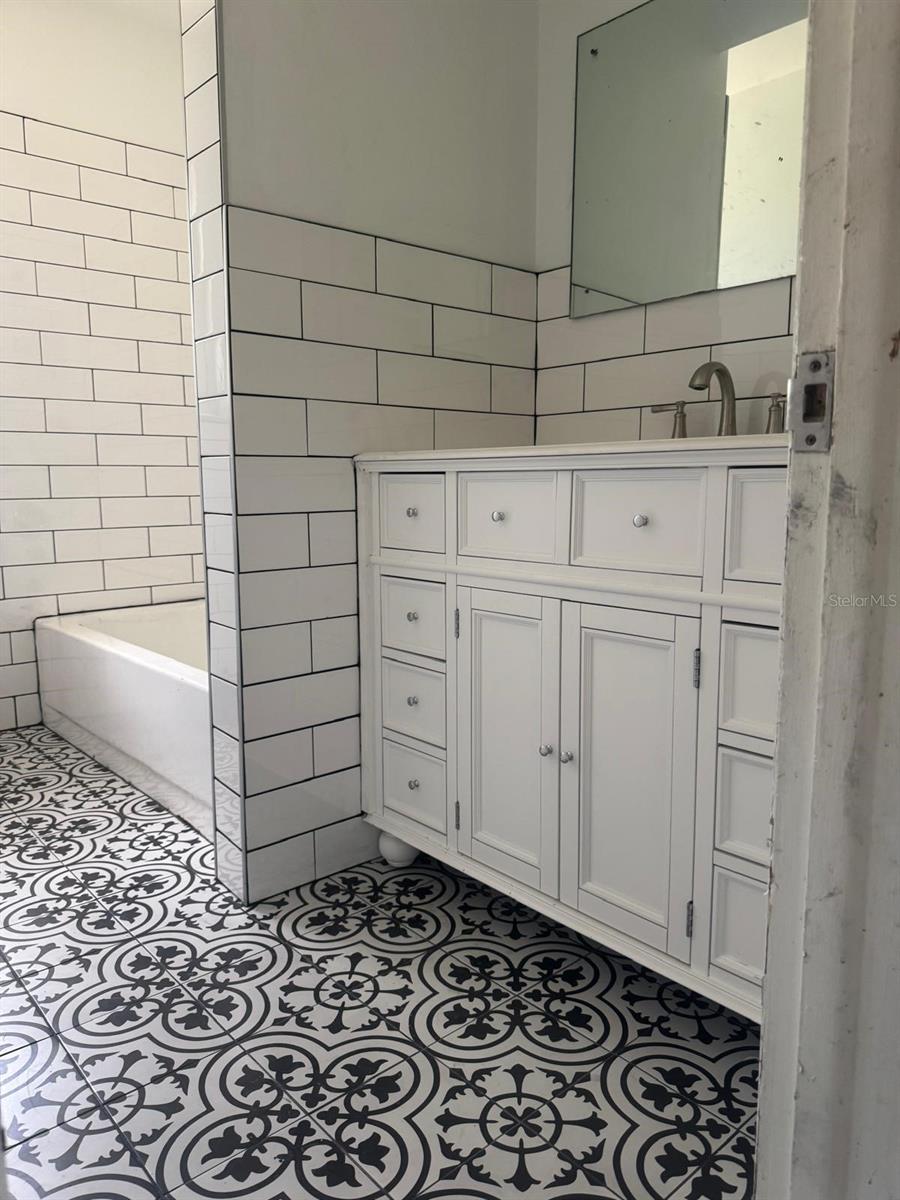 OAKHURST GROVES - Residential Lease