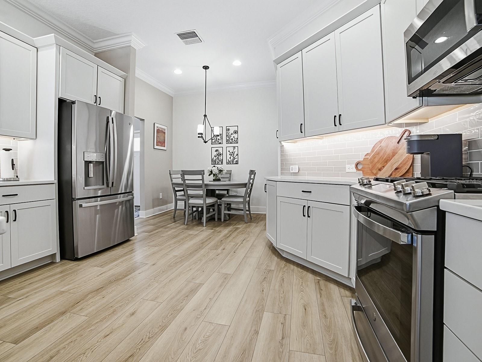 VILLAGES/SOUTHERN OAKS UN 206 - Residential