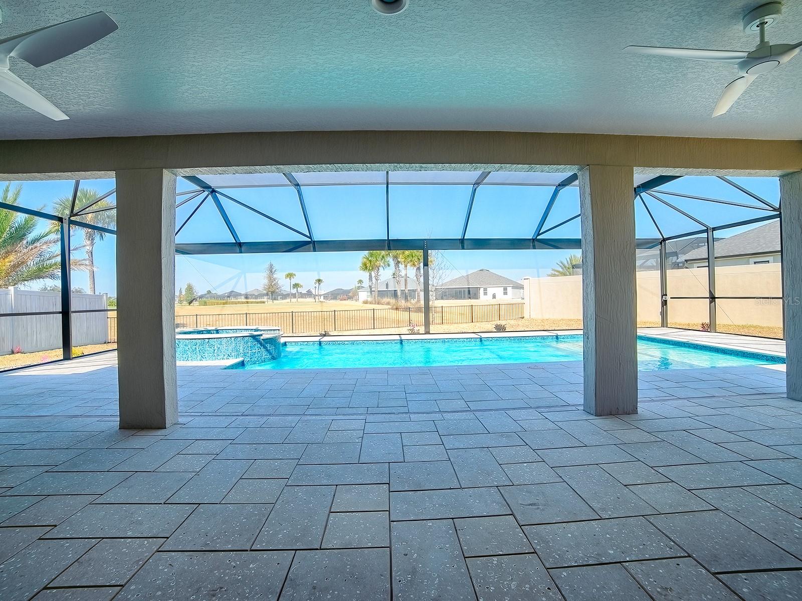 VILLAGES/SOUTHERN OAKS UN 206 - Residential