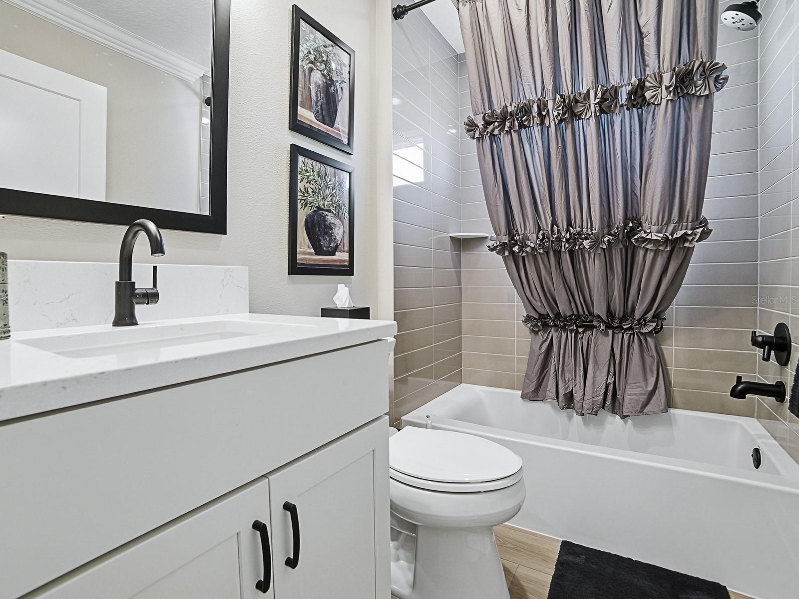 VILLAGES/SOUTHERN OAKS UN 206 - Residential