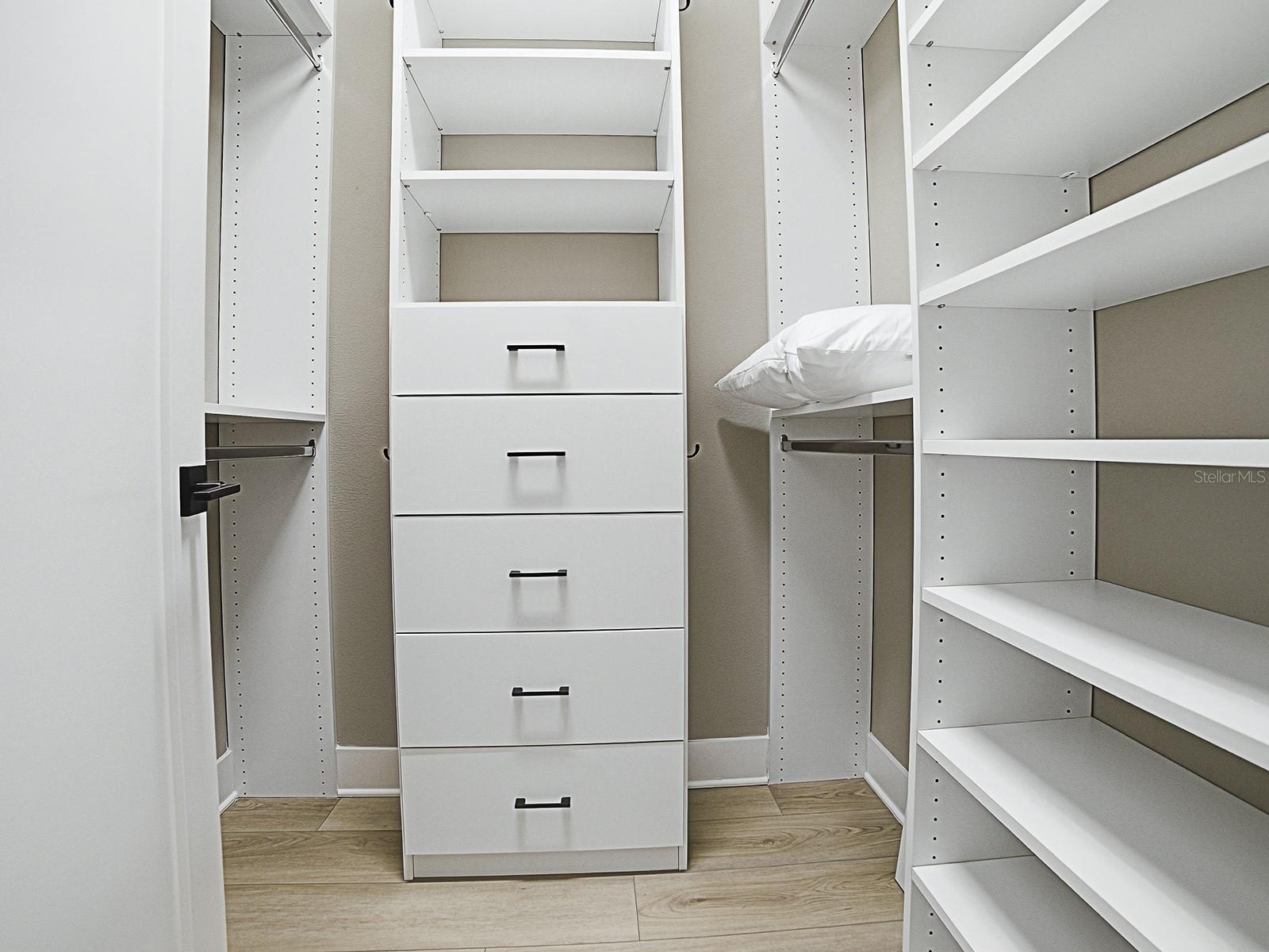 VILLAGES/SOUTHERN OAKS UN 206 - Residential