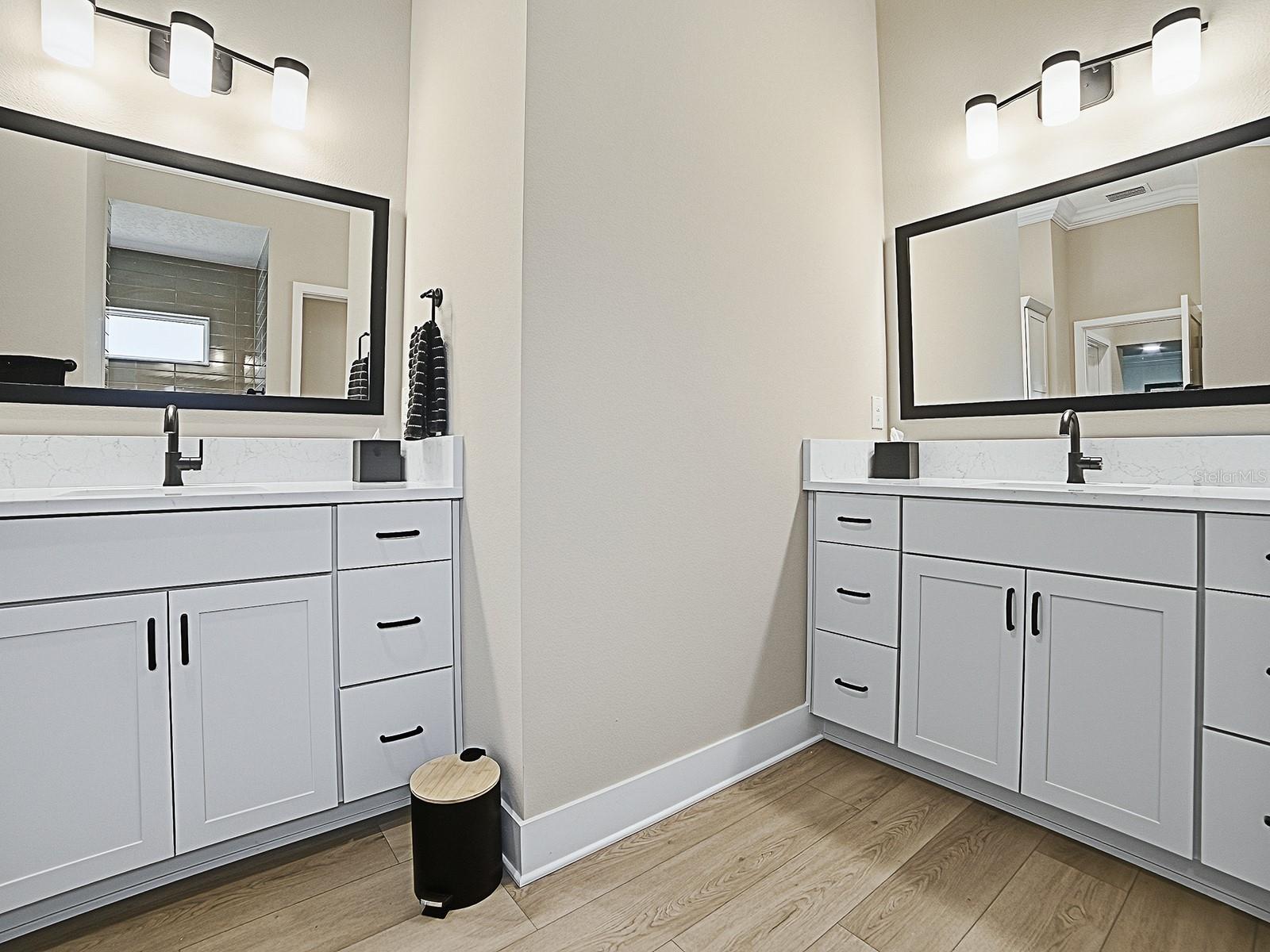 VILLAGES/SOUTHERN OAKS UN 206 - Residential