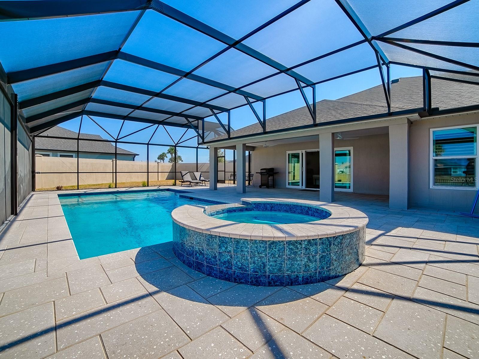 VILLAGES/SOUTHERN OAKS UN 206 - Residential