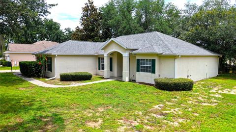 Photo of 34016 Valencia Drive, Leesburg, FL 34788 (MLS # TB8404181)