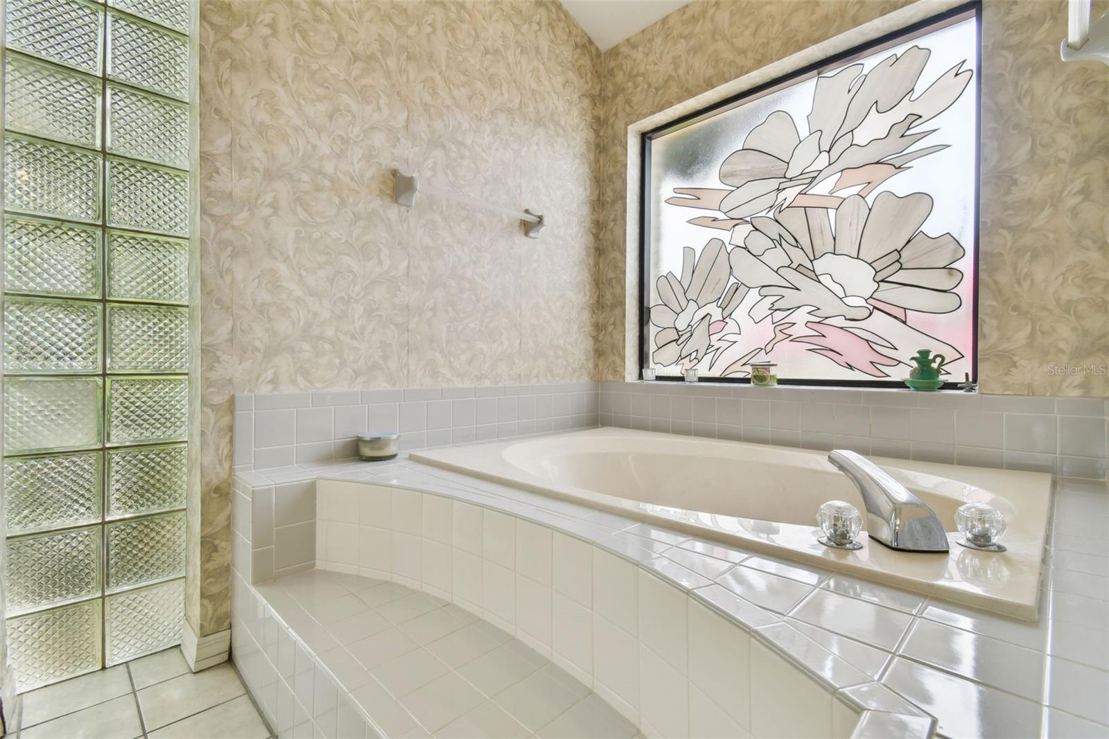 SUGARLOAF RIDGE - Residential