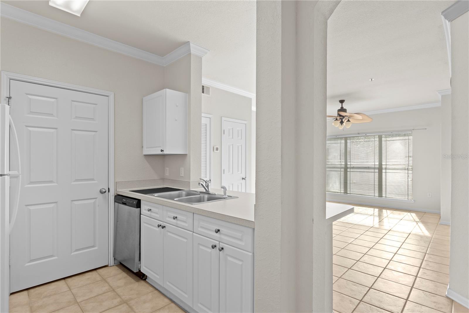 RESIDENCE AT RENAISSANCE - Residential Lease