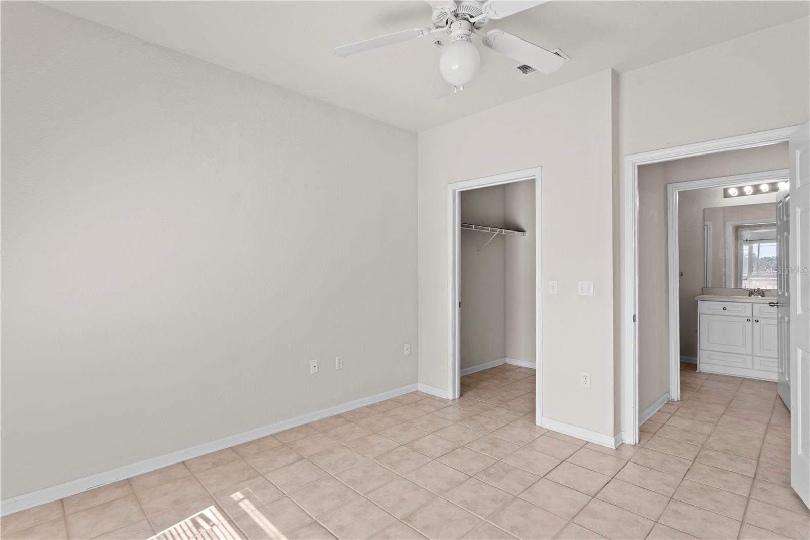 RESIDENCE AT RENAISSANCE - Residential Lease