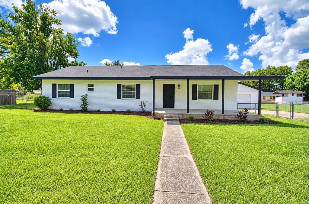 Photo of 3225 Oakland Road N, Lakeland, FL 33801 (MLS # L4964982)