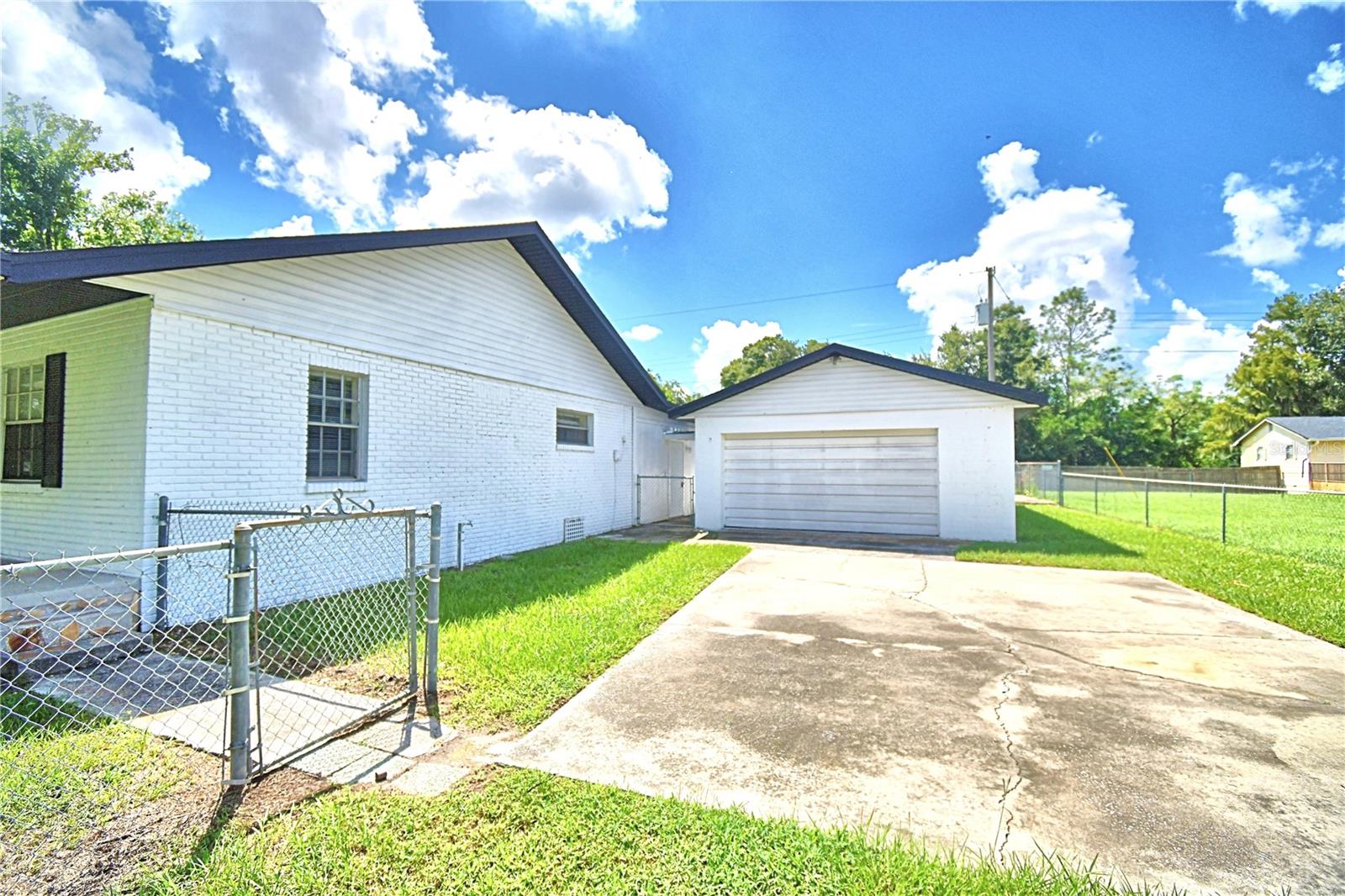 3225 OAKLAND ROAD N