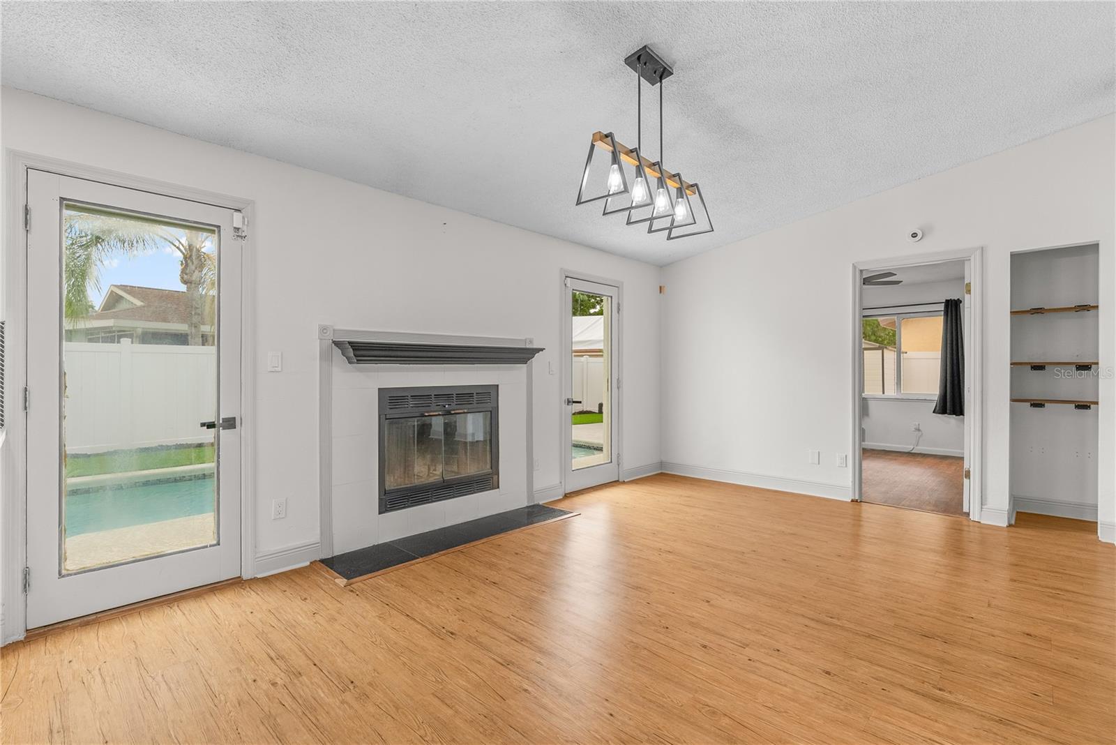 SEMINOLE PINES SUB PH 1 - Residential