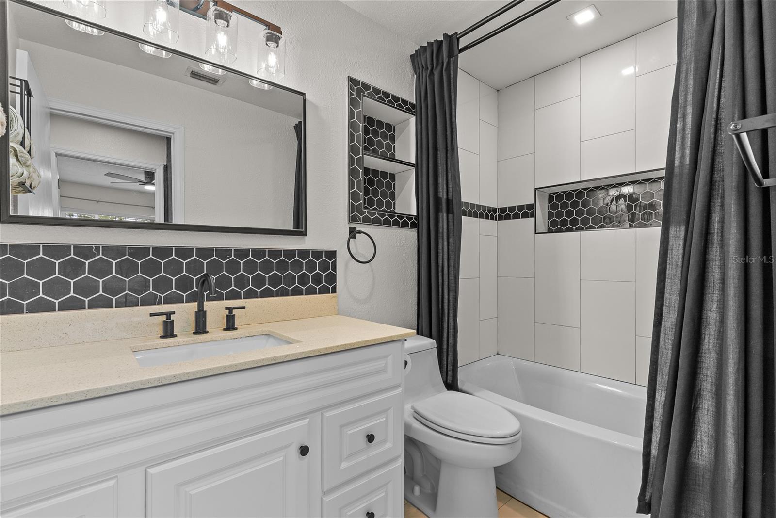 SEMINOLE PINES SUB PH 1 - Residential