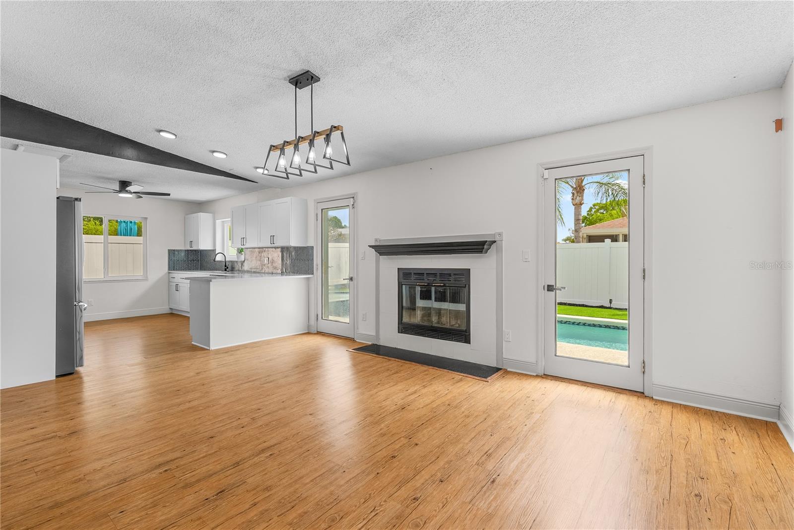 SEMINOLE PINES SUB PH 1 - Residential