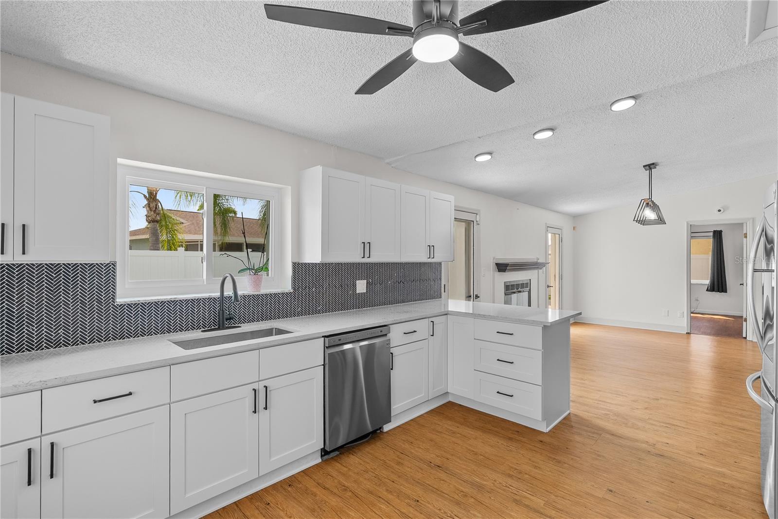 SEMINOLE PINES SUB PH 1 - Residential