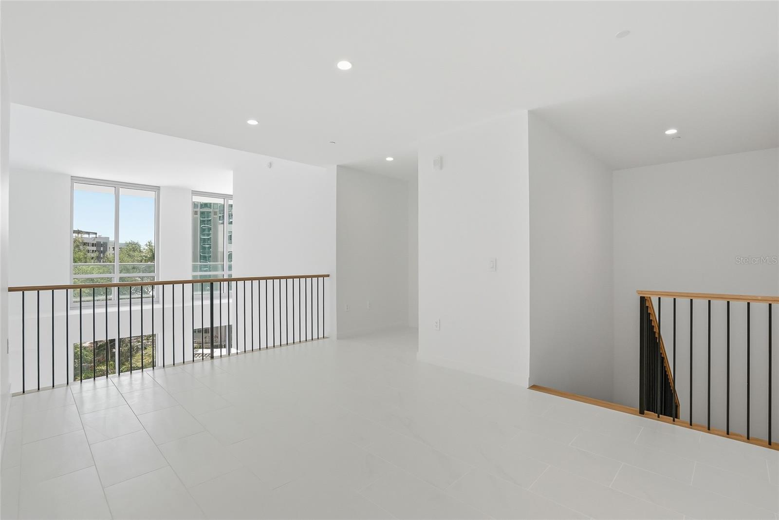 RESIDENCES AT 400 CENTRAL - Residential