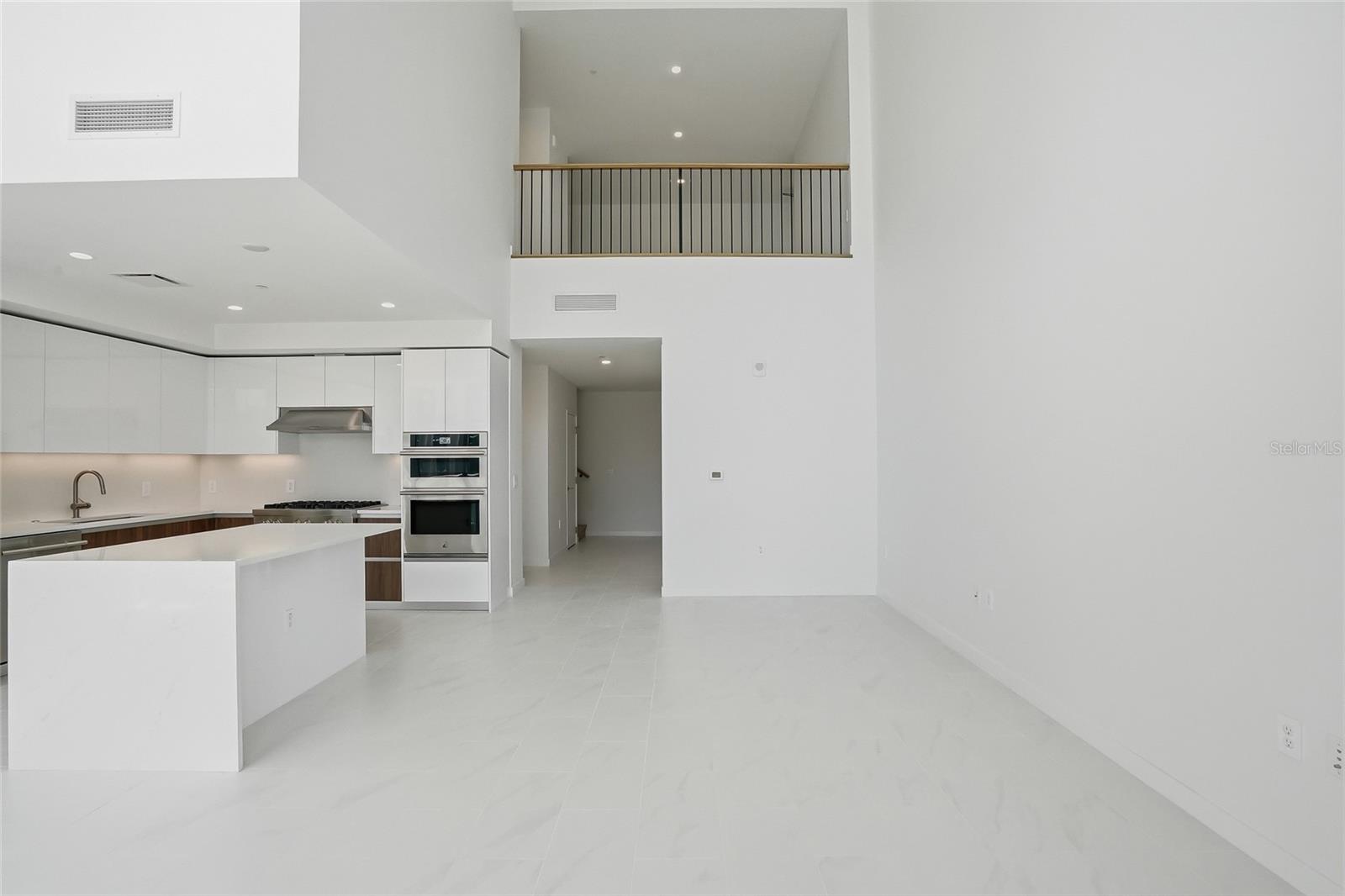 RESIDENCES AT 400 CENTRAL - Residential