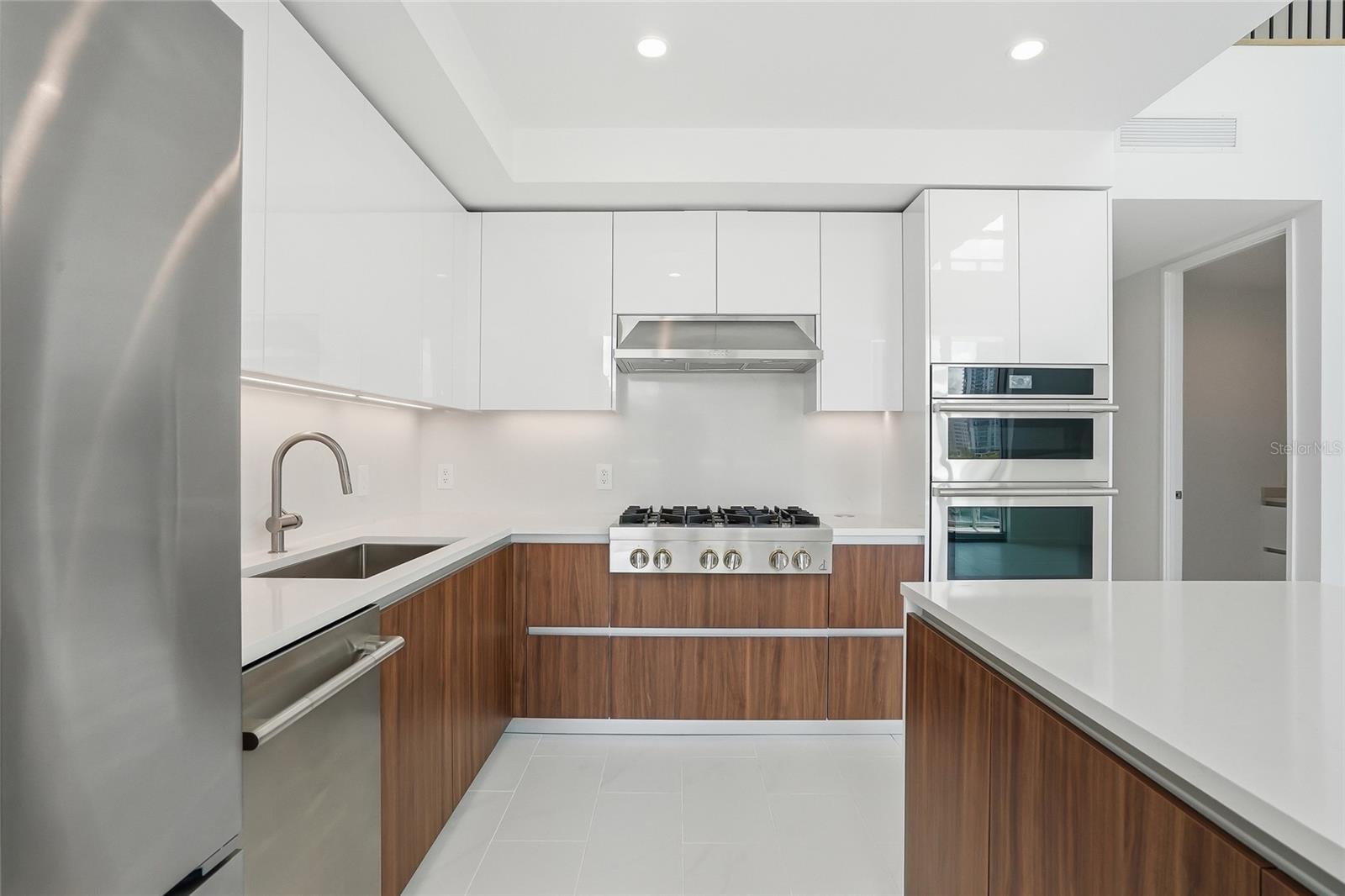 RESIDENCES AT 400 CENTRAL - Residential