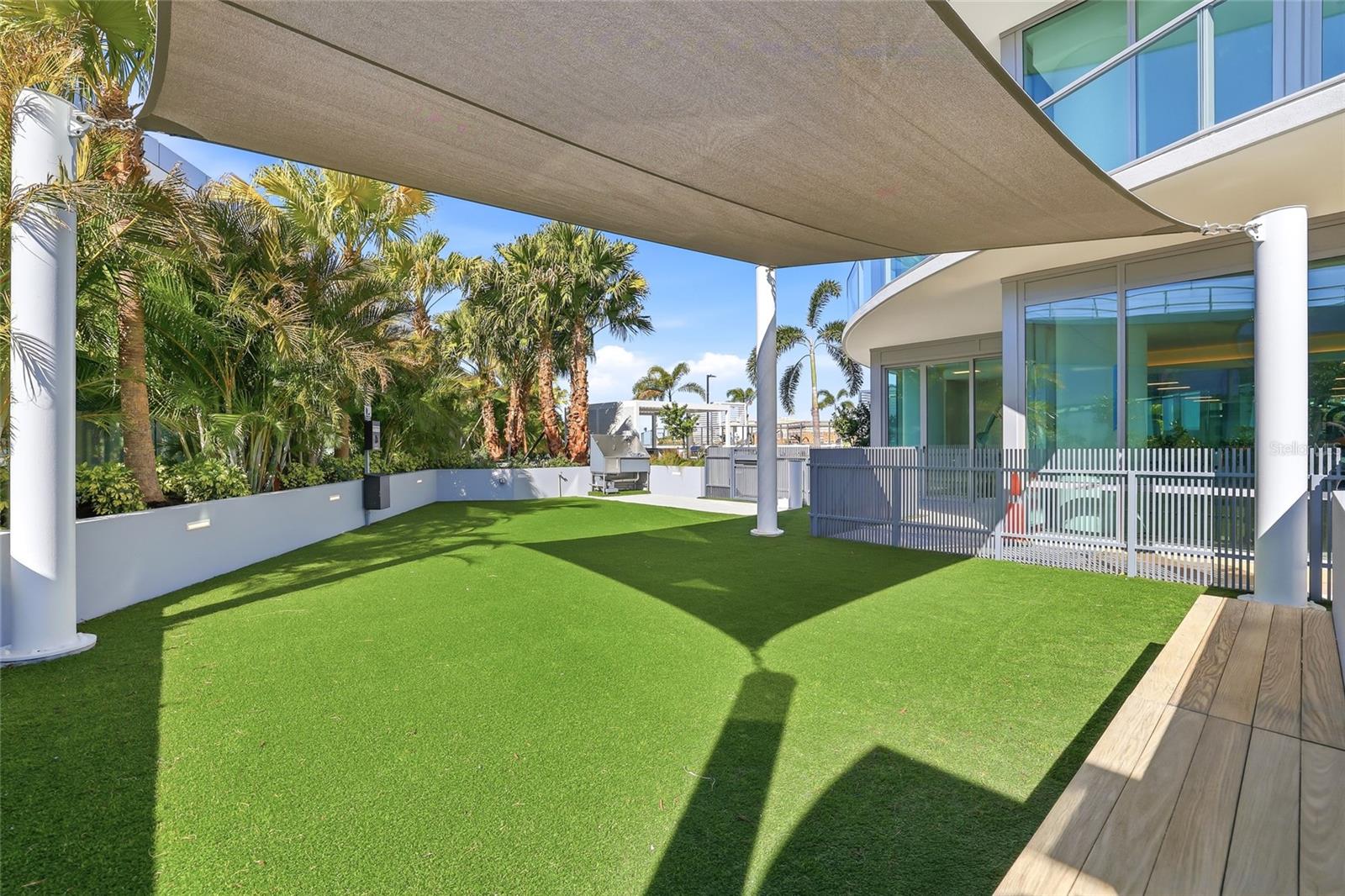 RESIDENCES AT 400 CENTRAL - Residential