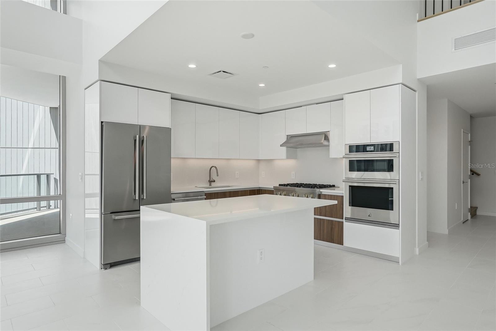 RESIDENCES AT 400 CENTRAL - Residential